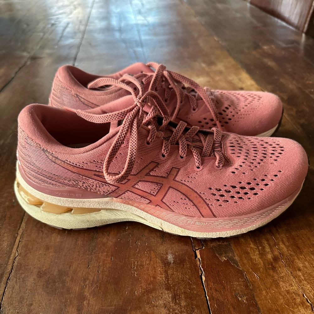 ASICS Women's Gel-Kayano 28 Running Shoes